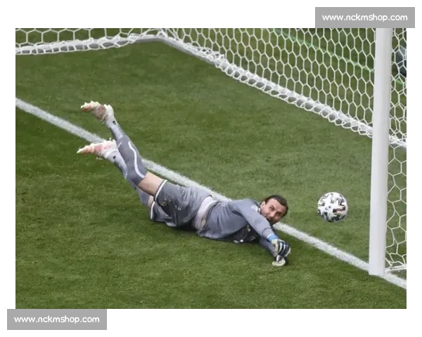 哨声响起瞬间裁决赛场争议瞬息万变